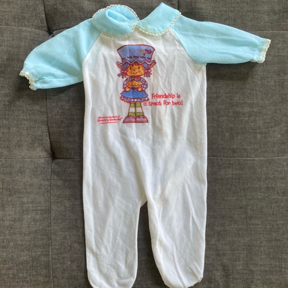 VINTAGE Strawberry Shortcake Baby Sleeper